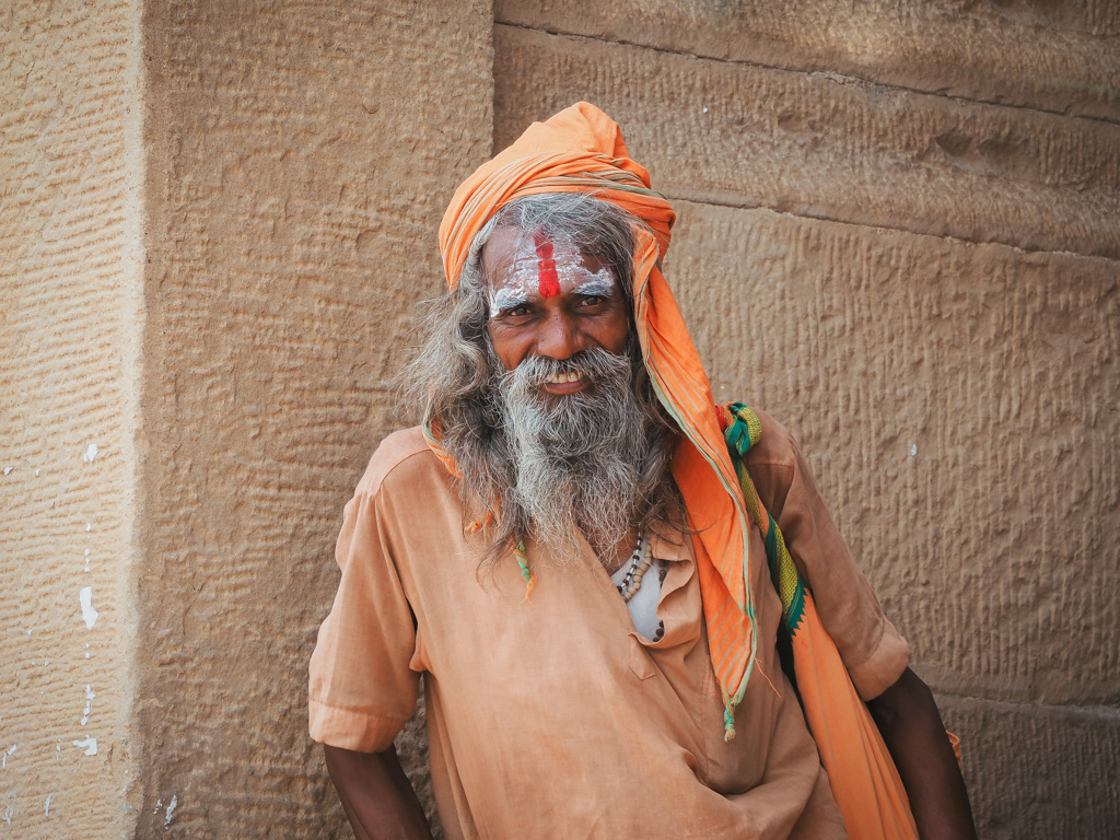 que-ver-y-hacer-en-varanasi-amanecer-en-barca-rio-ganges-justwotravel-blog-viajes-espanol