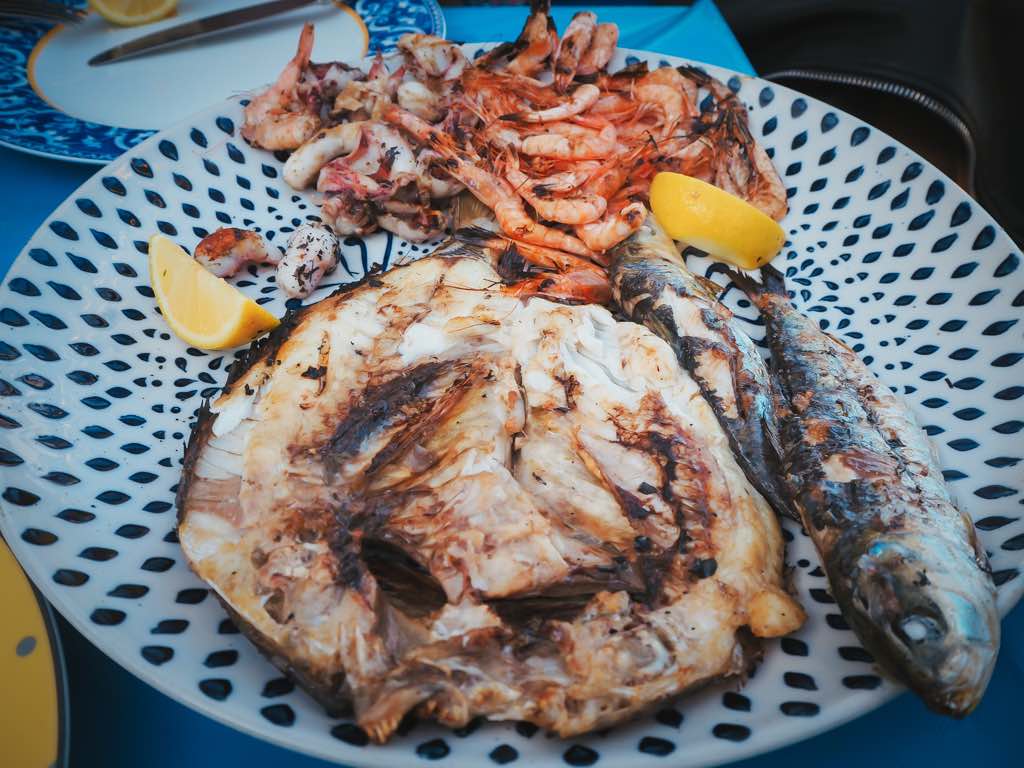 que-ver-en-essaouira-pescado-marisco-marruecos