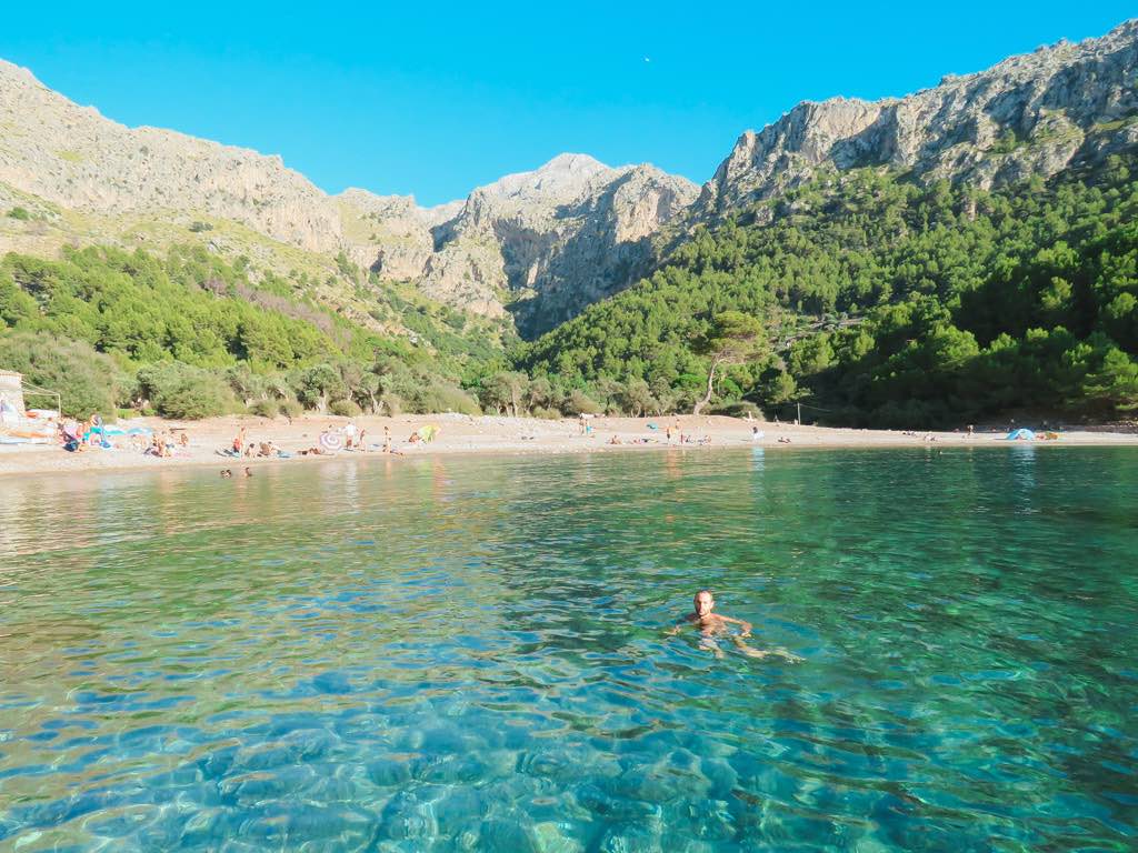 cala-tuent-agua-cristalina-mallorca