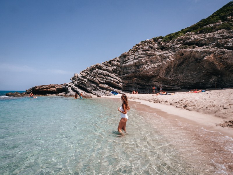 cala-torta-playa-agua-cristalina-mallorca