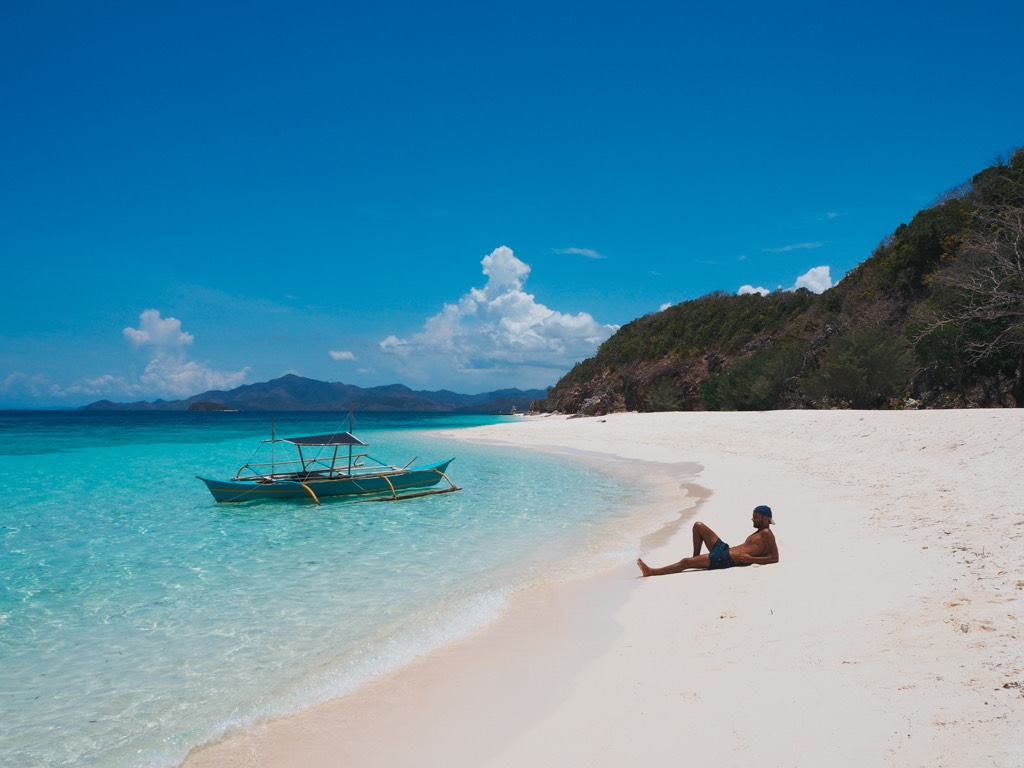 malcapuya-island-coron-viajar-a-filipinas-justwotravel