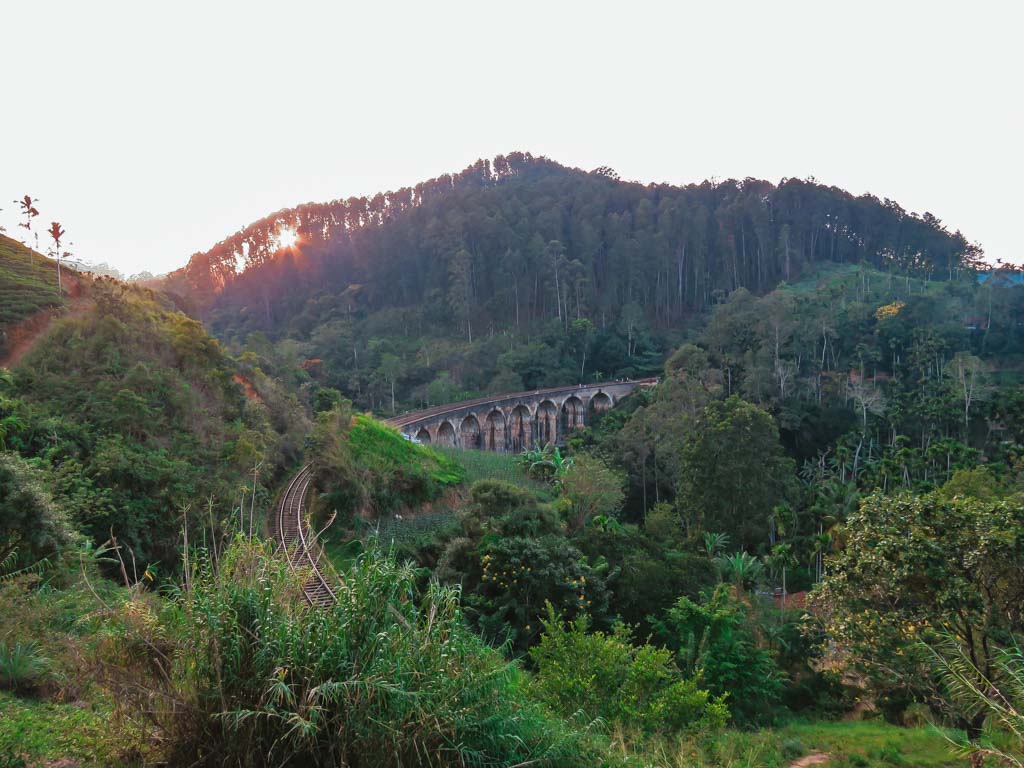 sri-lanka-por-libre-ella-nine-arch-bridge-justwotravel