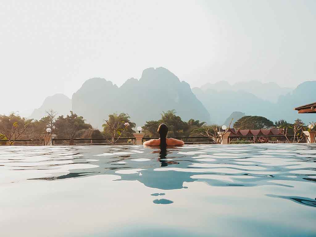 viajar-a-laos-por-libre-donde-dormir-en-vang-vieng-justwotravel