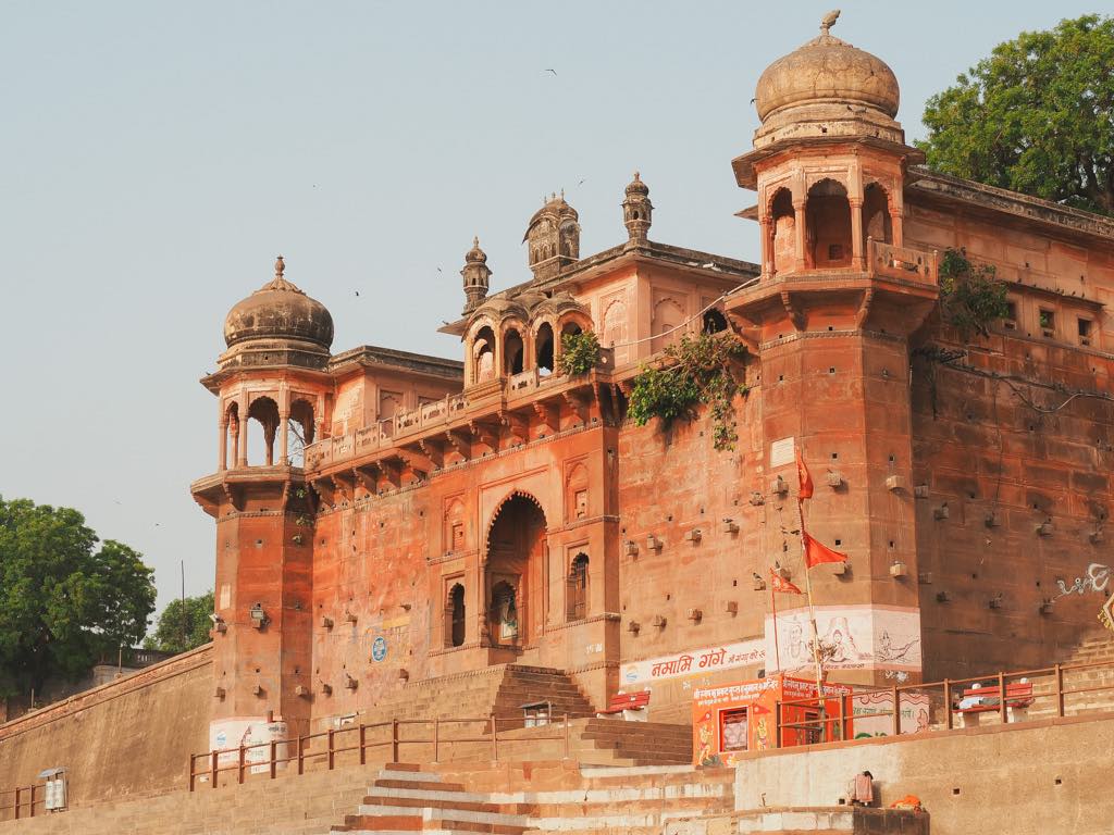 india-por-libre-donde-dormir-en-varanasi-justwotravel